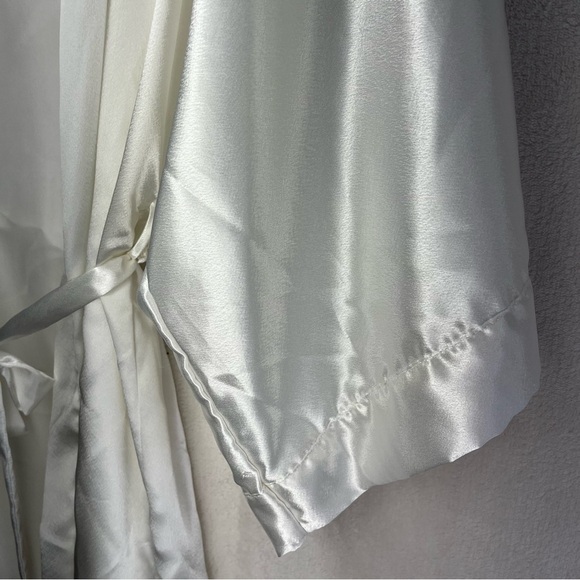 Vtg Val Mode Robe Women's Small White Satin Kimono Embroidered Floral Lace Bride - Picture 4 of 8